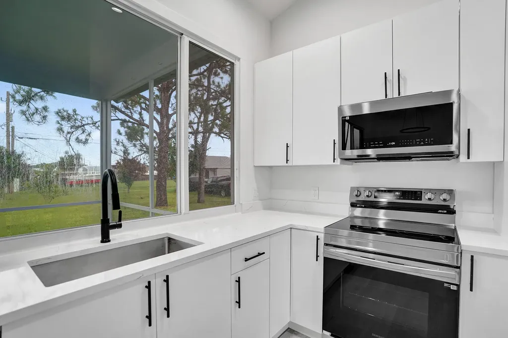 1237 SW Edinburgh Drive Port St Lucie FL 34953