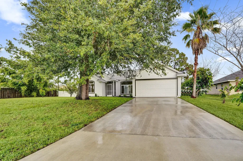 1237 SW Edinburgh Drive Port St Lucie FL 34953