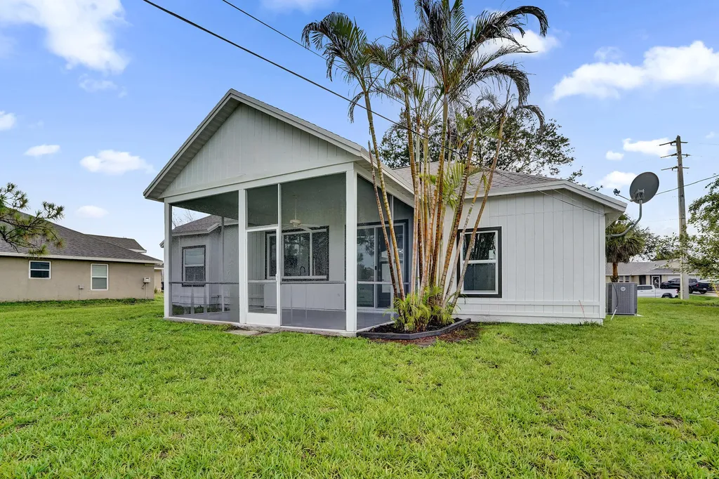 1237 SW Edinburgh Drive Port St Lucie FL 34953