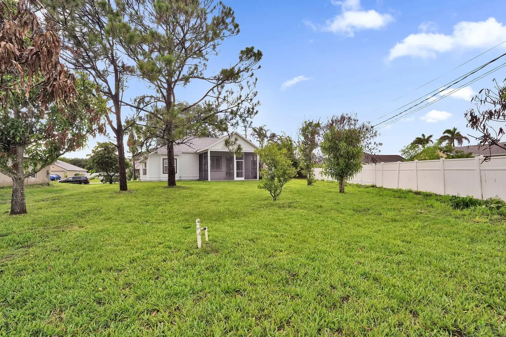 1237 SW Edinburgh Drive Port St Lucie FL 34953