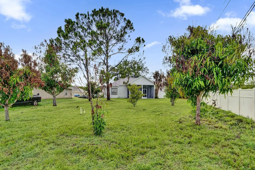 1237 SW Edinburgh Drive Port St Lucie FL 34953