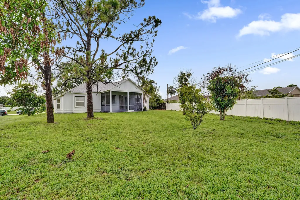 1237 SW Edinburgh Drive Port St Lucie FL 34953