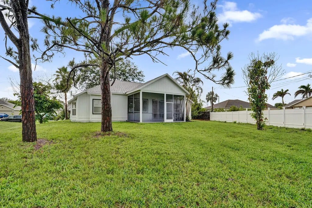 1237 SW Edinburgh Drive Port St Lucie FL 34953