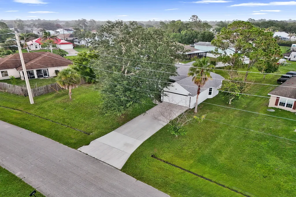 1237 SW Edinburgh Drive Port St Lucie FL 34953