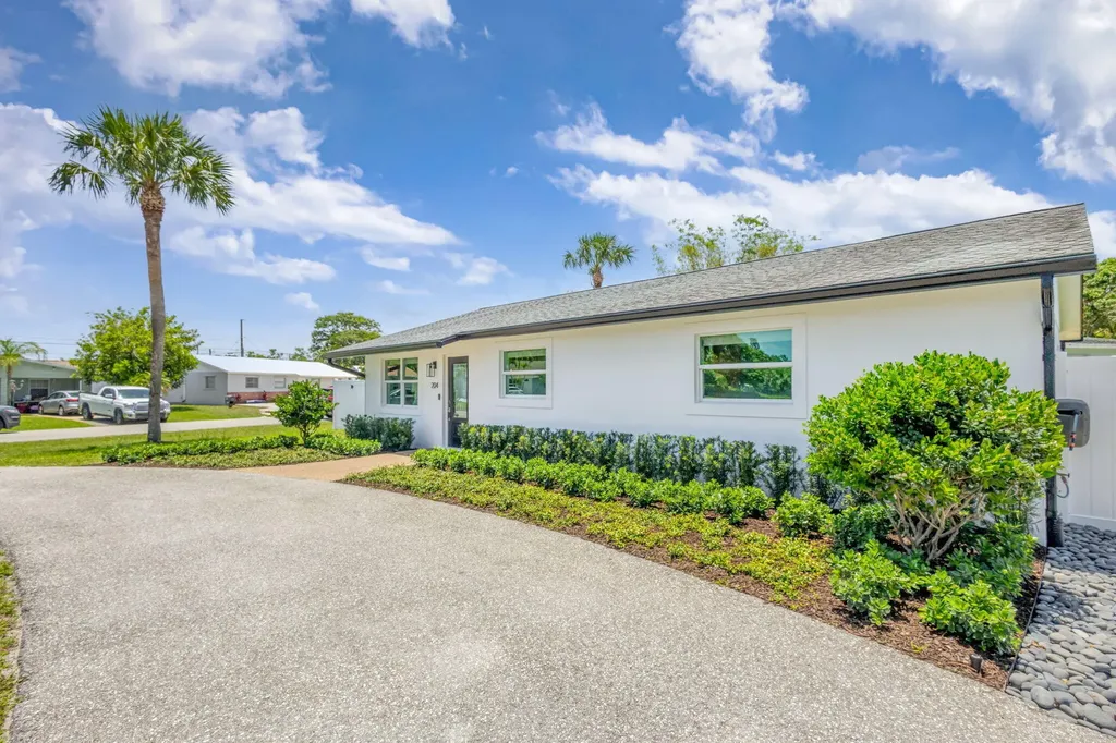 204 W Whitney Drive Jupiter FL 33458
