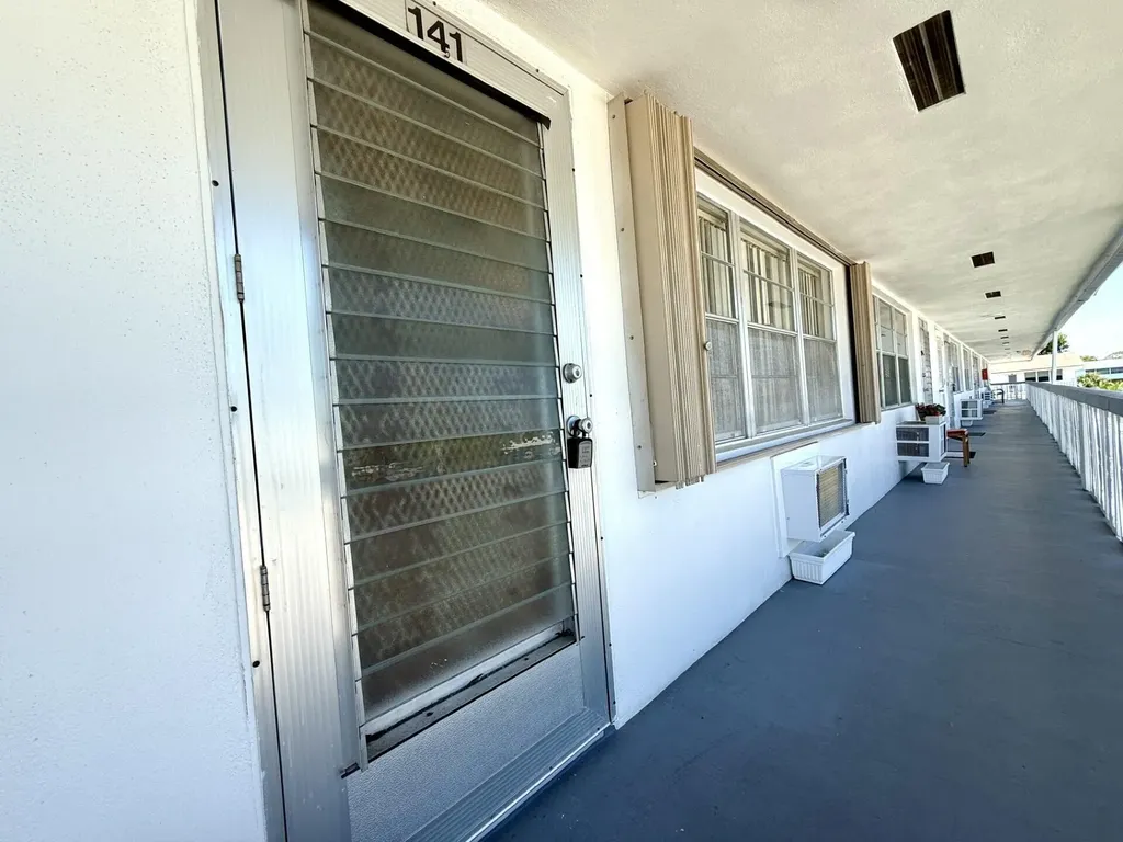 141 Northampton G West Palm Beach FL 33417