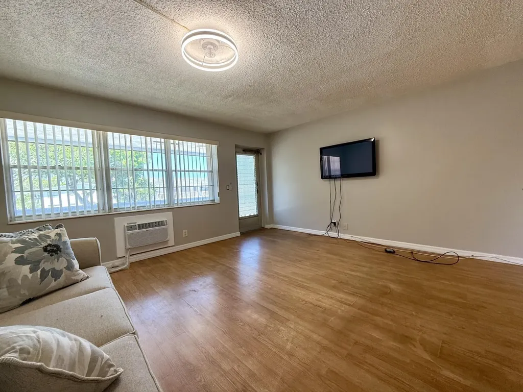 141 Northampton G West Palm Beach FL 33417