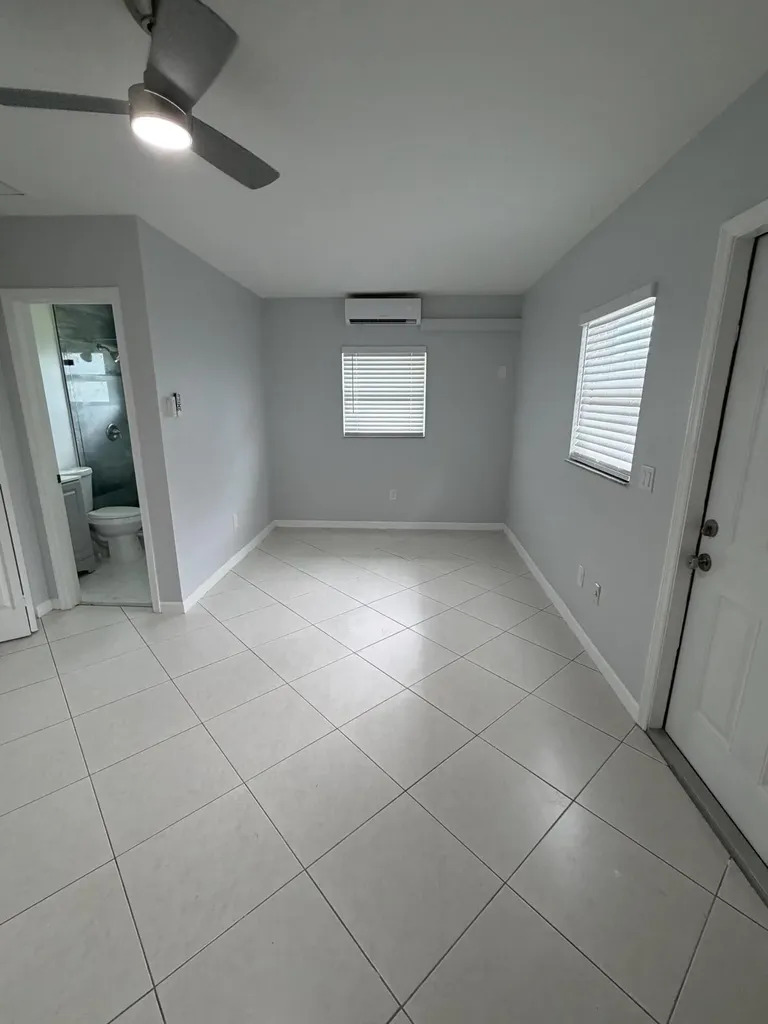 5612 S 36th Street Greenacres FL 33463