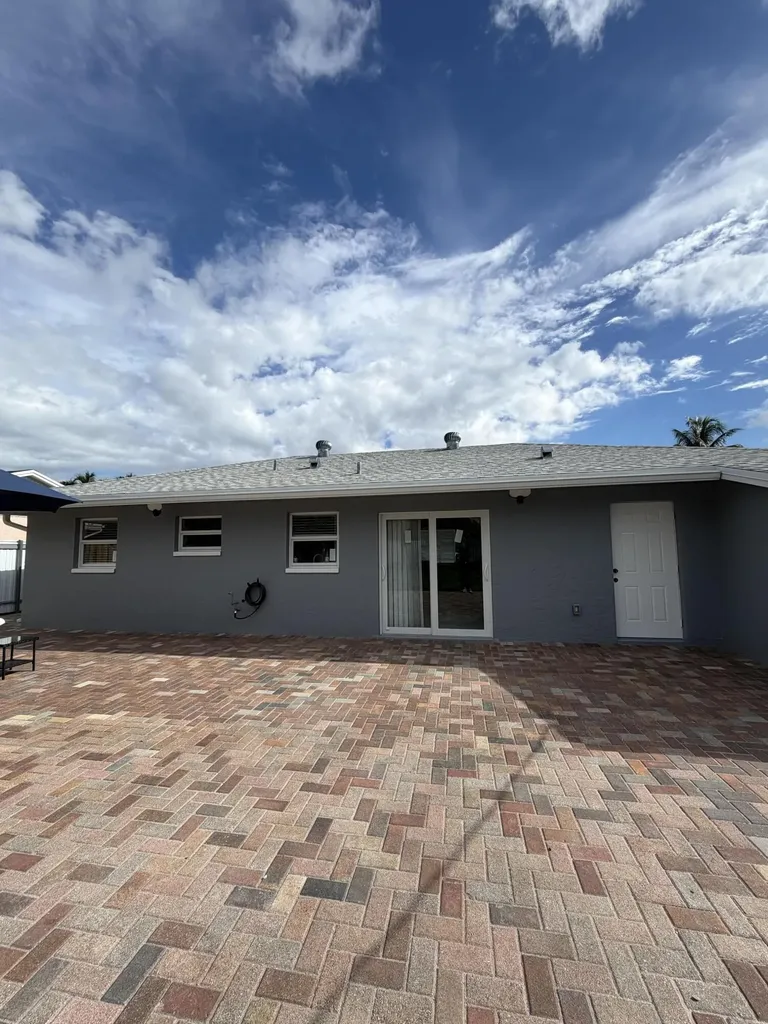 5612 S 36th Street Greenacres FL 33463