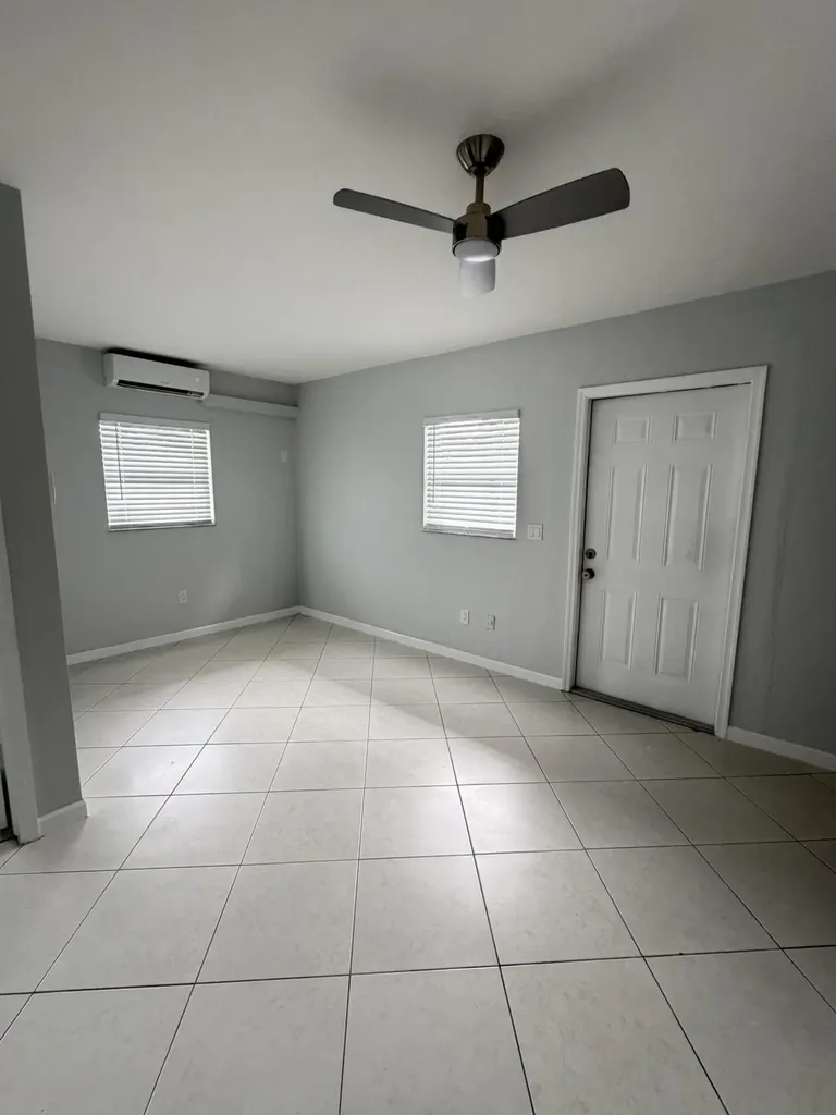 5612 S 36th Street Greenacres FL 33463