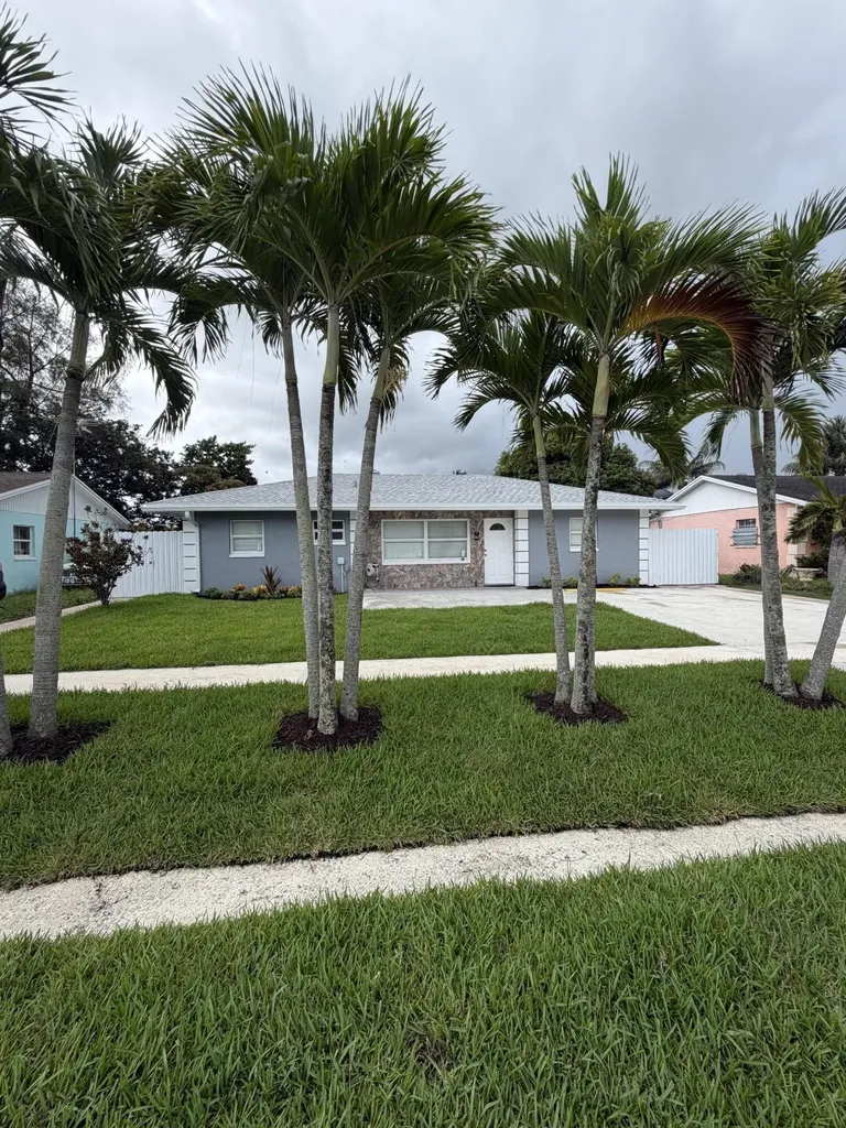 5612 S 36th Street Greenacres FL 33463