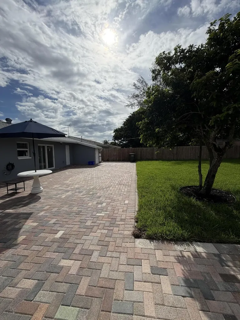 5612 S 36th Street Greenacres FL 33463