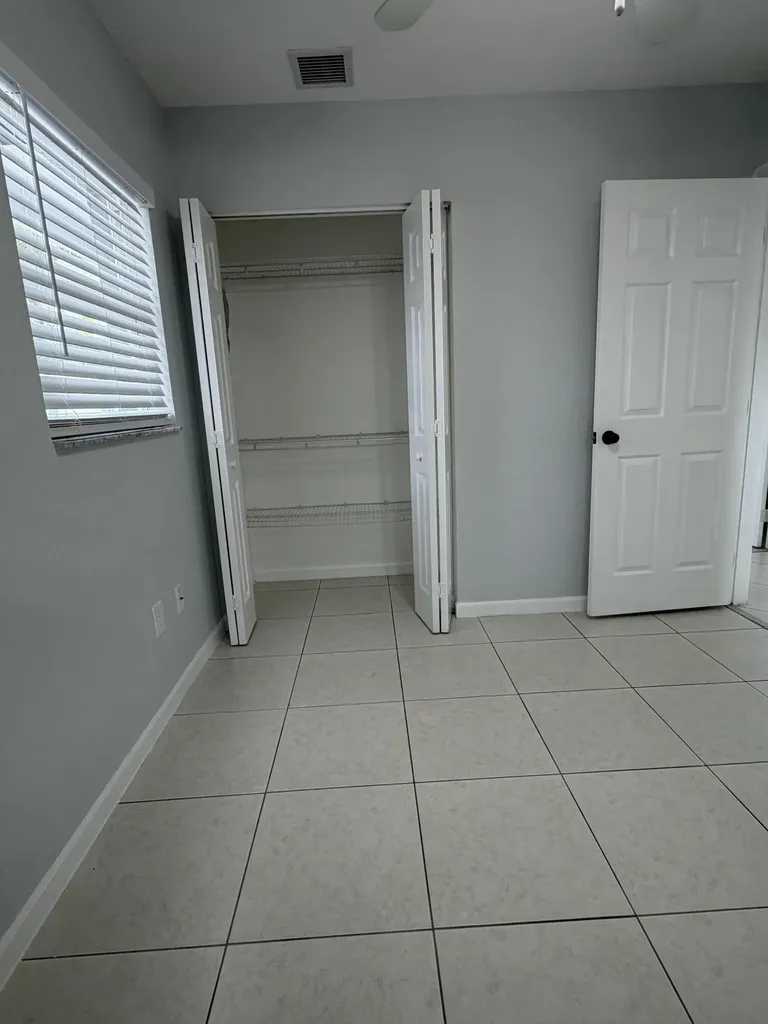 5612 S 36th Street Greenacres FL 33463