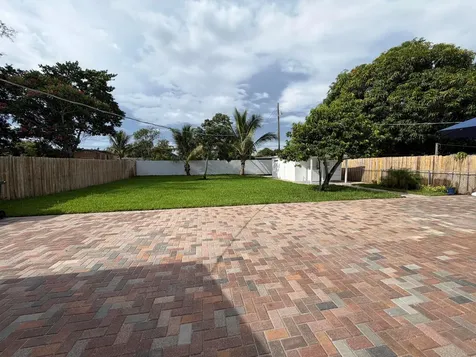 5612 S 36th Street Greenacres FL 33463