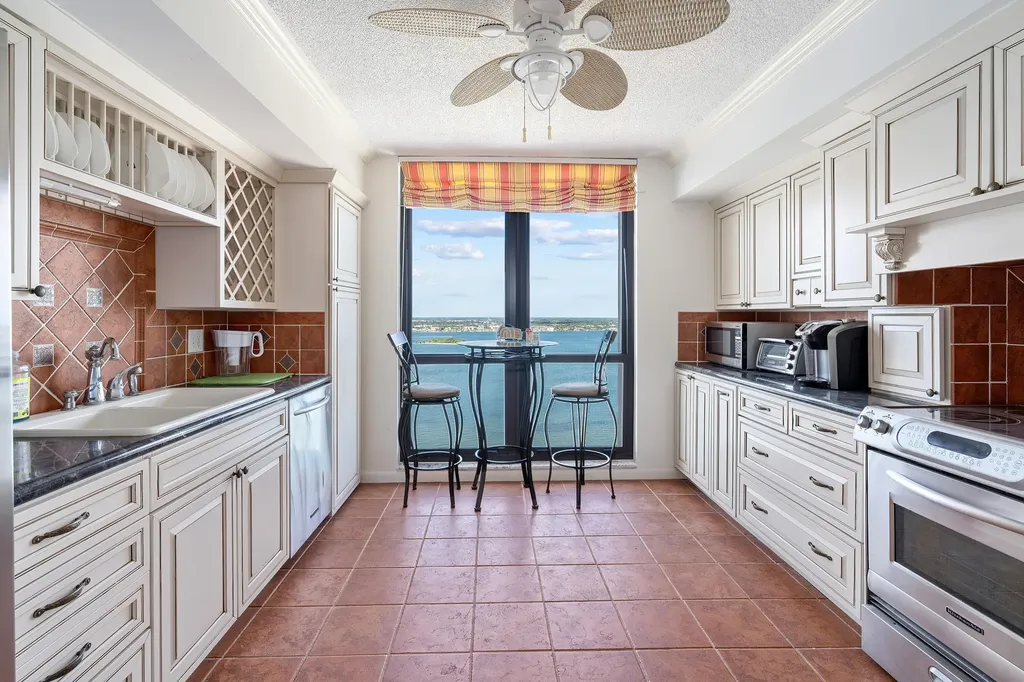 5380 N Ocean Drive Riviera Beach FL 33404