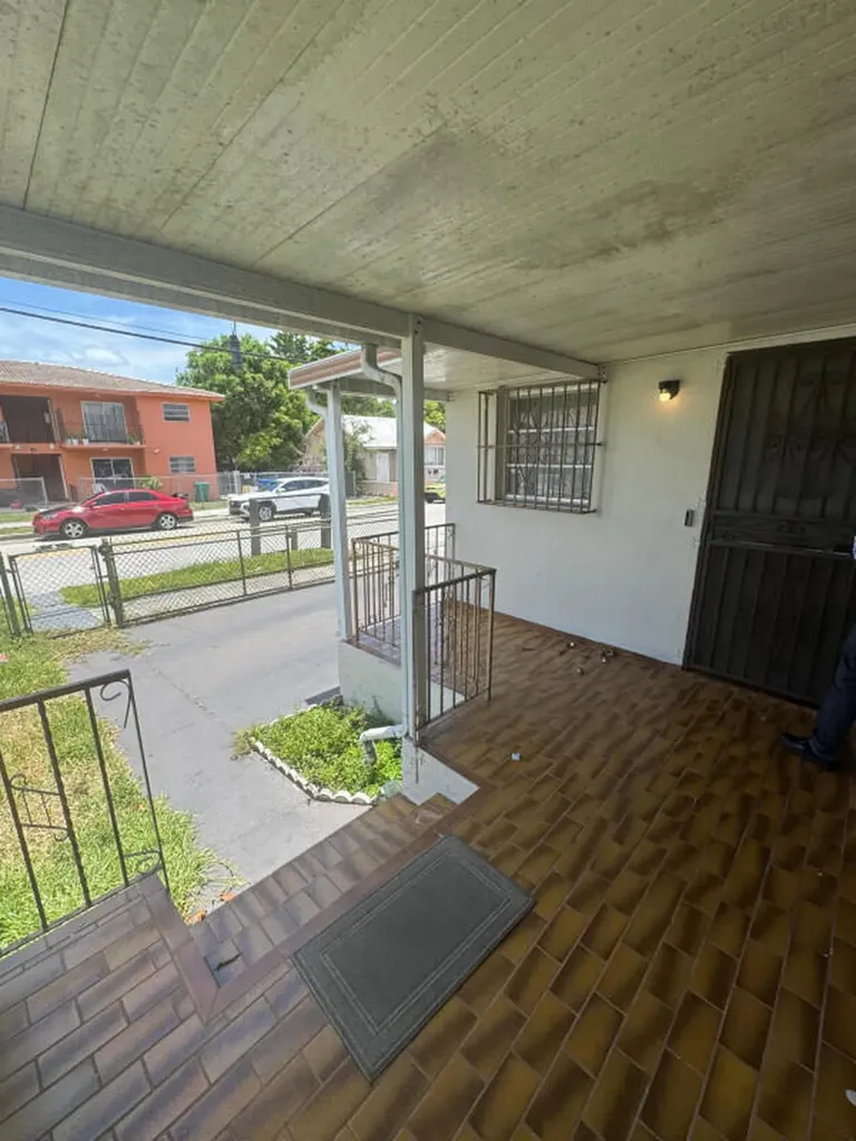88 NW 18th Avenue Miami FL 33125