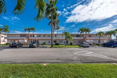 925 SW 11th Avenue Hallandale FL 33009