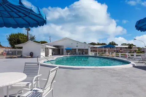 925 SW 11th Avenue Hallandale FL 33009