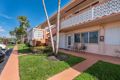 925 SW 11th Avenue Hallandale FL 33009