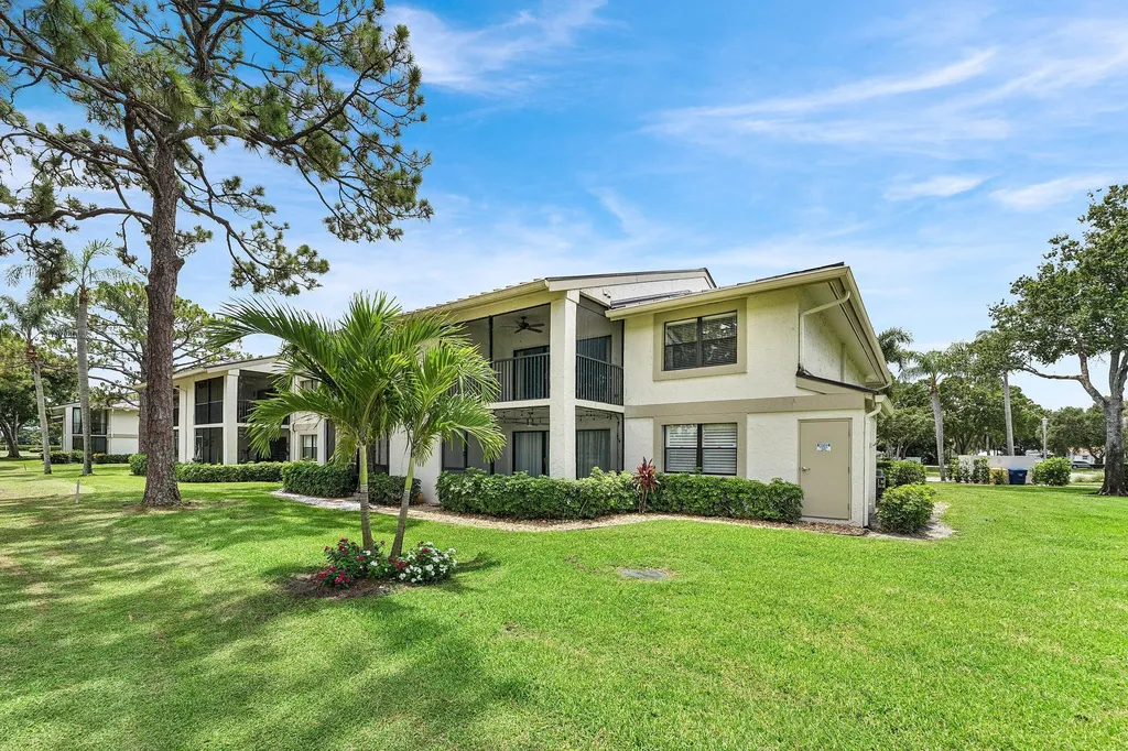 12926 Briarlake Drive Palm Beach Gardens FL 33418