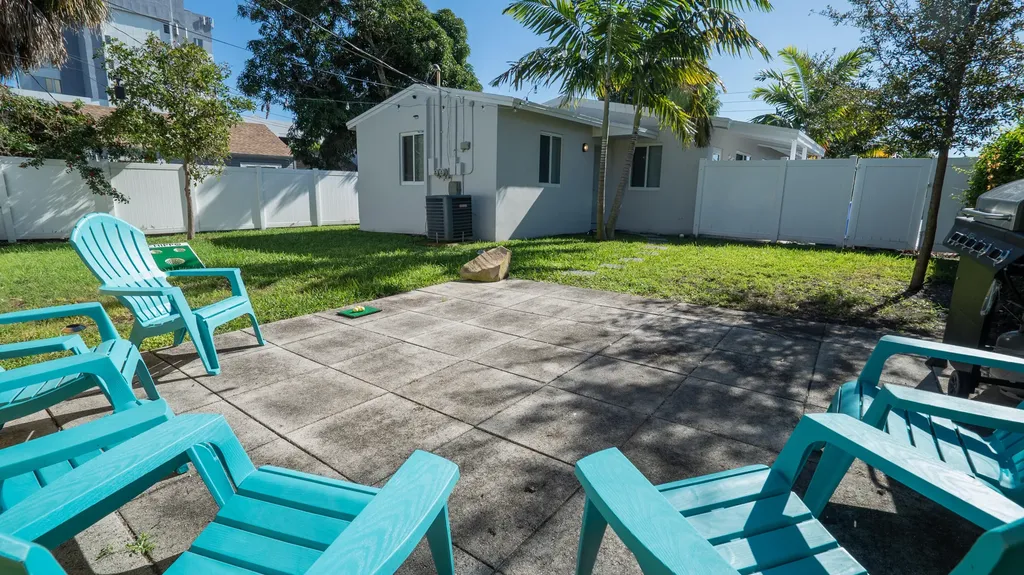 1909 NE 2nd Street Pompano Beach FL 33060