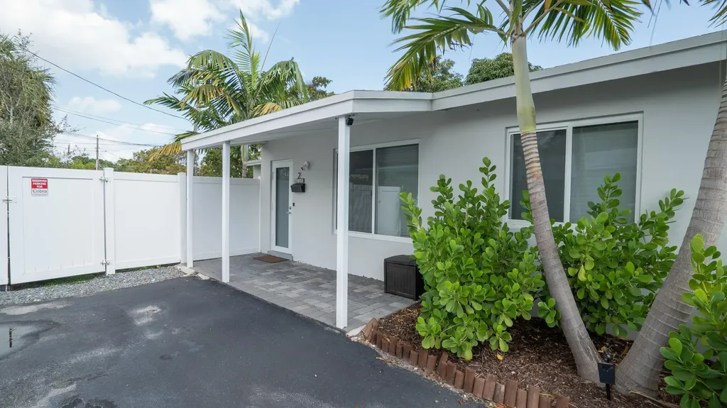 1909 NE 2nd Street Pompano Beach FL 33060