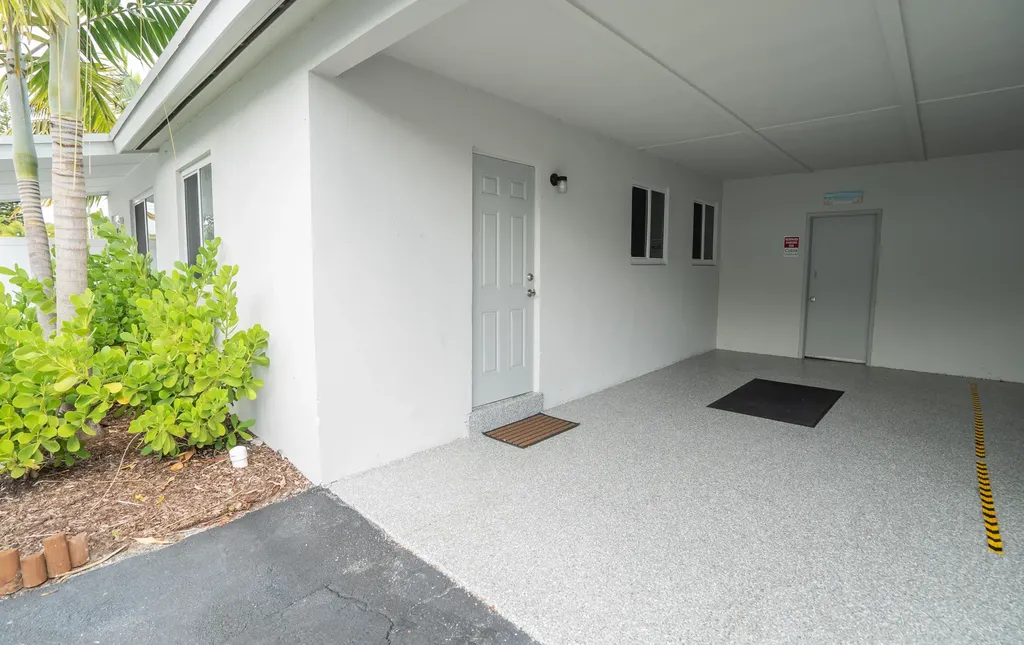 1909 NE 2nd Street Pompano Beach FL 33060