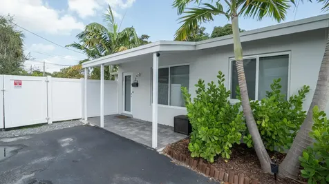 1909 NE 2nd Street Pompano Beach FL 33060