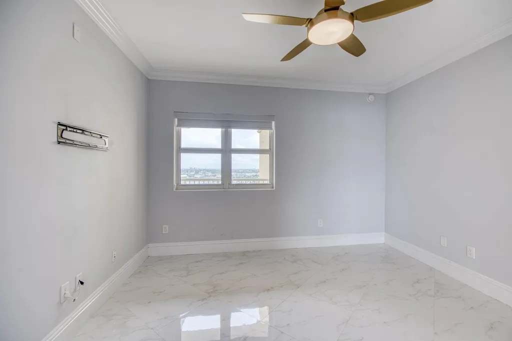 2650 Lake Shore Drive Riviera Beach FL 33404