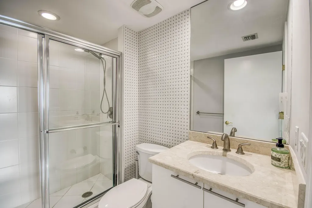 2650 Lake Shore Drive Riviera Beach FL 33404