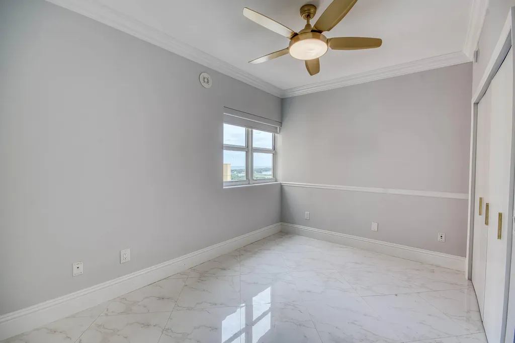 2650 Lake Shore Drive Riviera Beach FL 33404