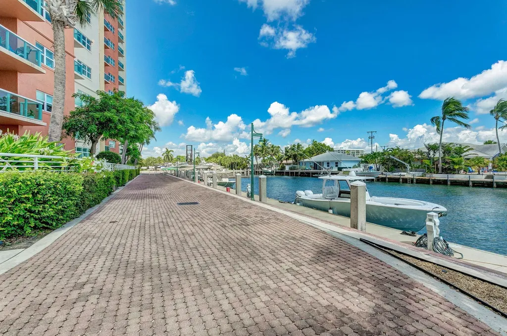 2650 Lake Shore Drive Riviera Beach FL 33404