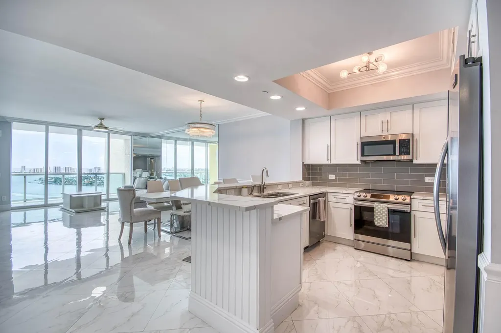 2650 Lake Shore Drive Riviera Beach FL 33404