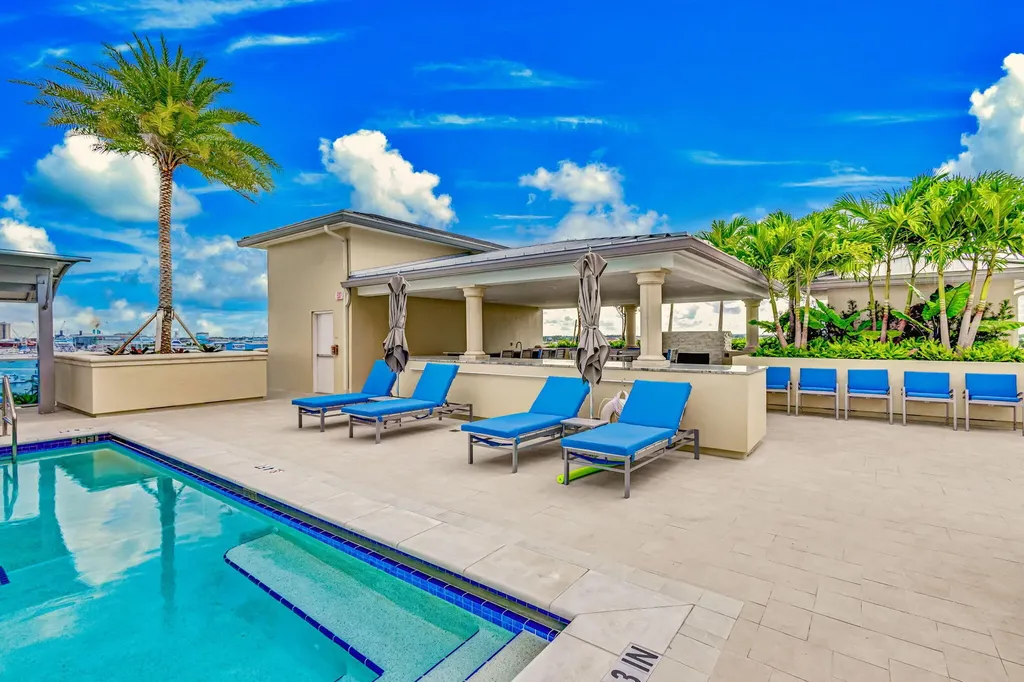 2650 Lake Shore Drive Riviera Beach FL 33404