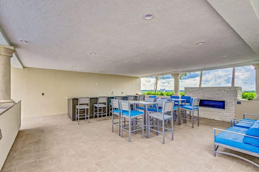 2650 Lake Shore Drive Riviera Beach FL 33404