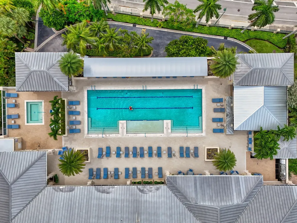 2650 Lake Shore Drive Riviera Beach FL 33404