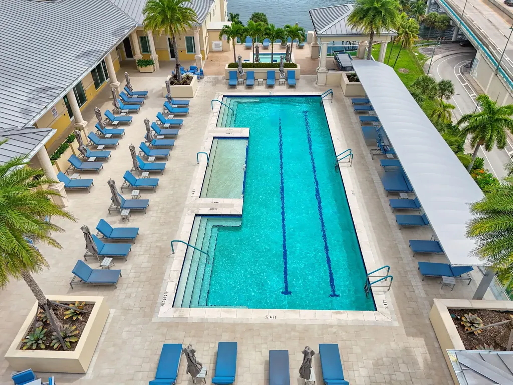 2650 Lake Shore Drive Riviera Beach FL 33404