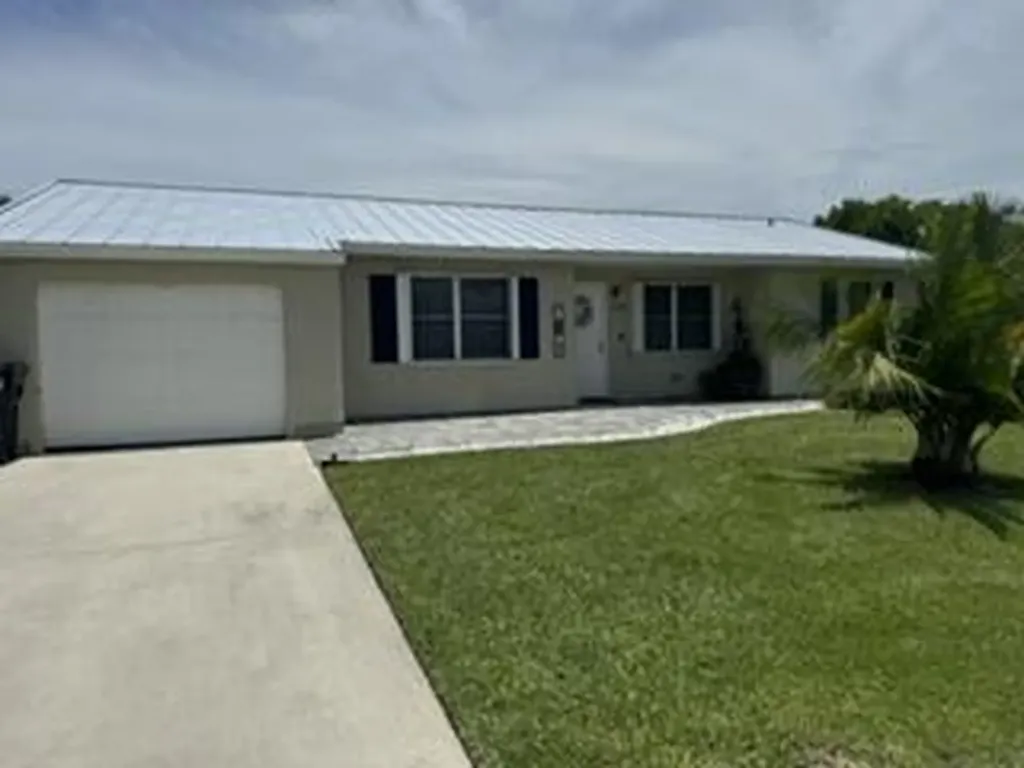 2341 SE West Blackwell Drive Port St Lucie FL 34952