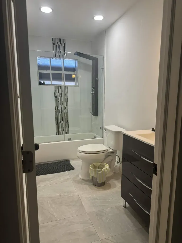 5424 Garfield Street Hollywood FL 33021
