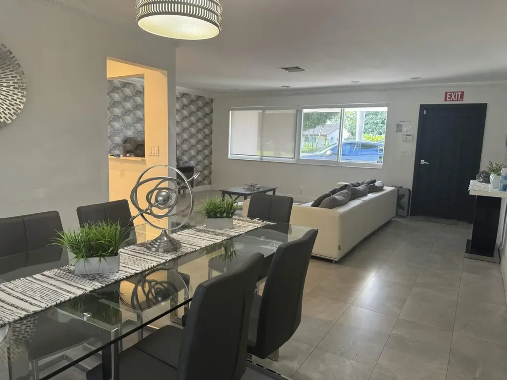 5424 Garfield Street Hollywood FL 33021