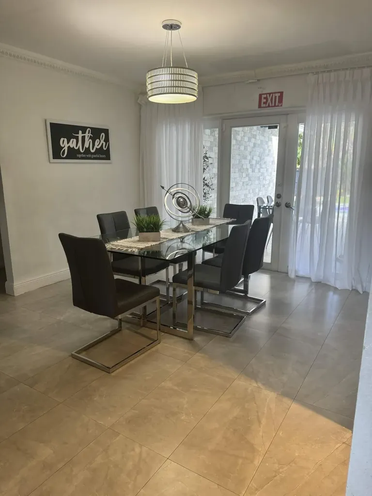 5424 Garfield Street Hollywood FL 33021