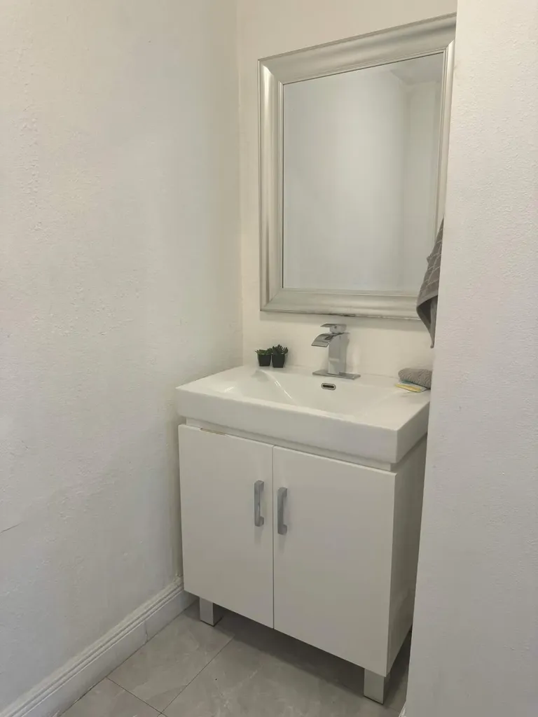 5424 Garfield Street Hollywood FL 33021