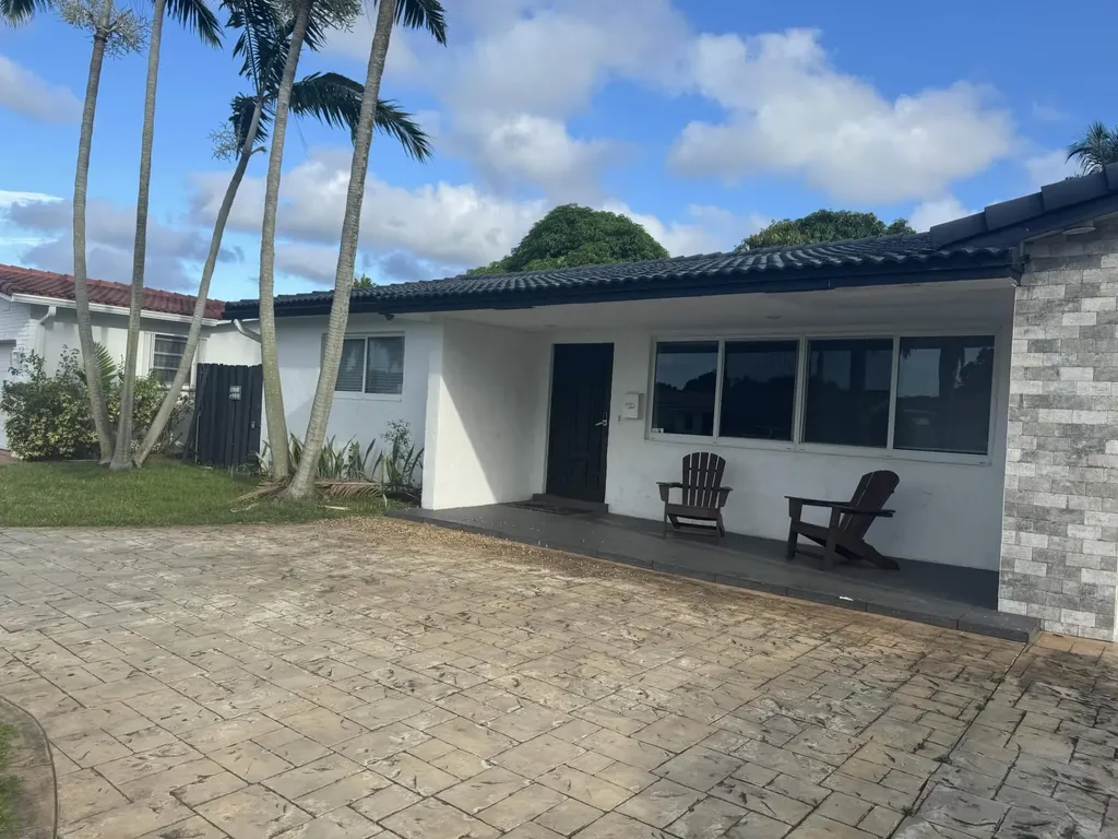 5424 Garfield Street Hollywood FL 33021