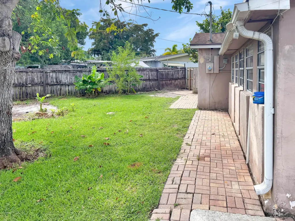 752 Orchid Drive Royal Palm Beach FL 33411