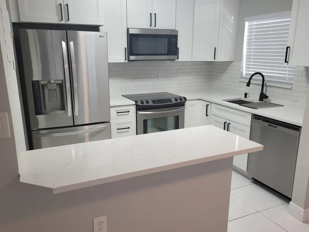 4135 NE 21st Terrace Lighthouse Point FL 33064