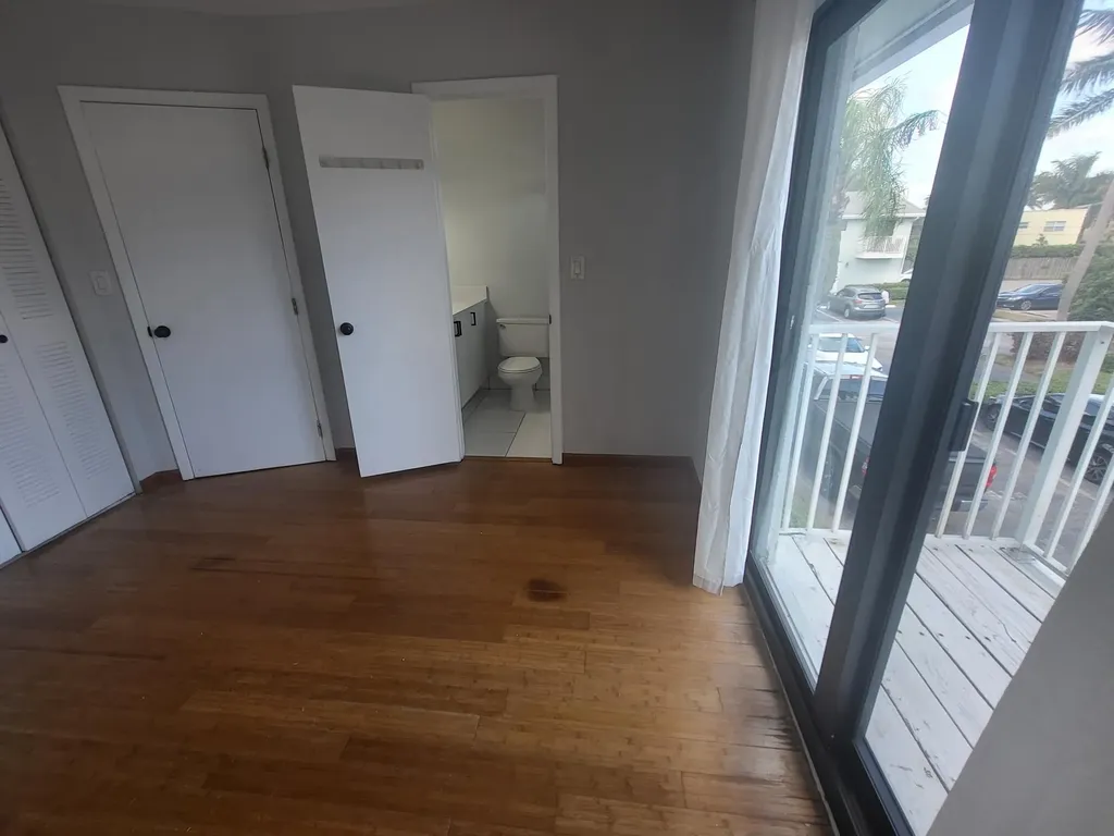 4135 NE 21st Terrace Lighthouse Point FL 33064
