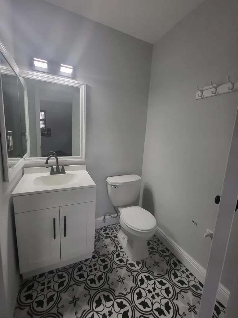 4135 NE 21st Terrace Lighthouse Point FL 33064