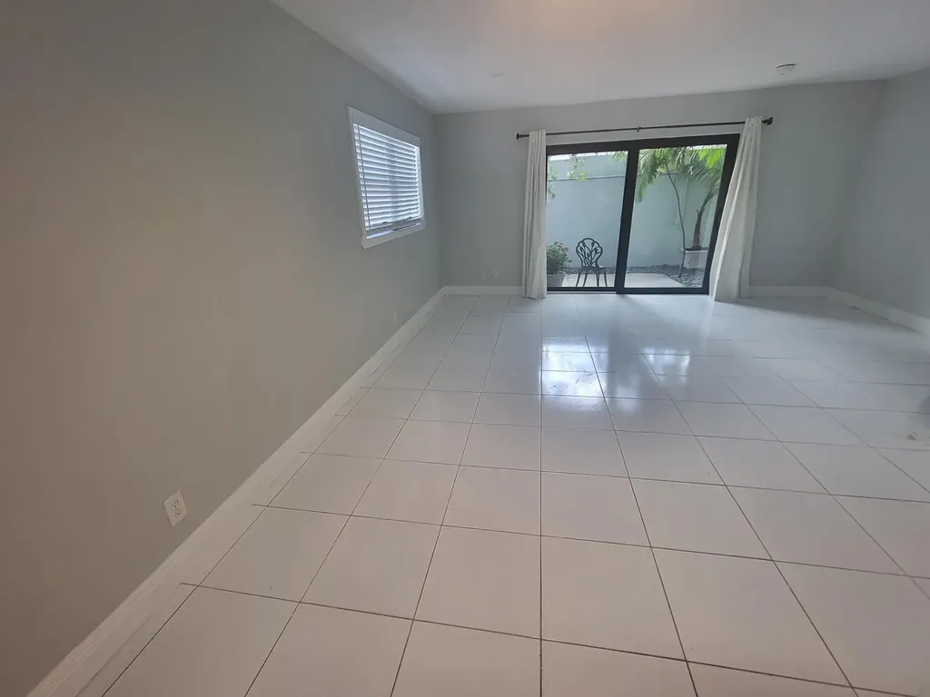4135 NE 21st Terrace Lighthouse Point FL 33064