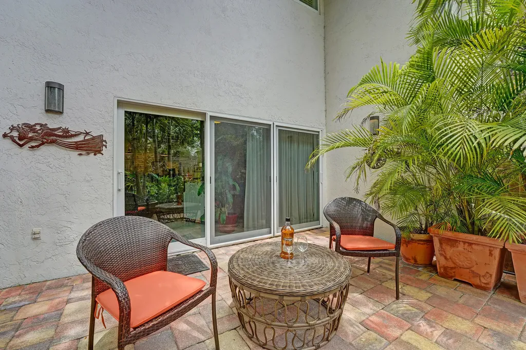 620 NE 9th Avenue Fort Lauderdale FL 33304