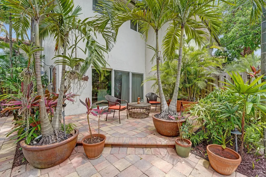 620 NE 9th Avenue Fort Lauderdale FL 33304